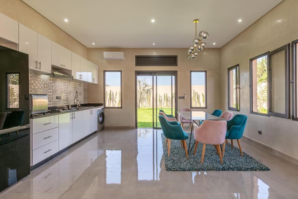 Villa Leila,Piscine , Grand Jardin, Jeux , Cuisiniere Marrakesh Eksteriør billede