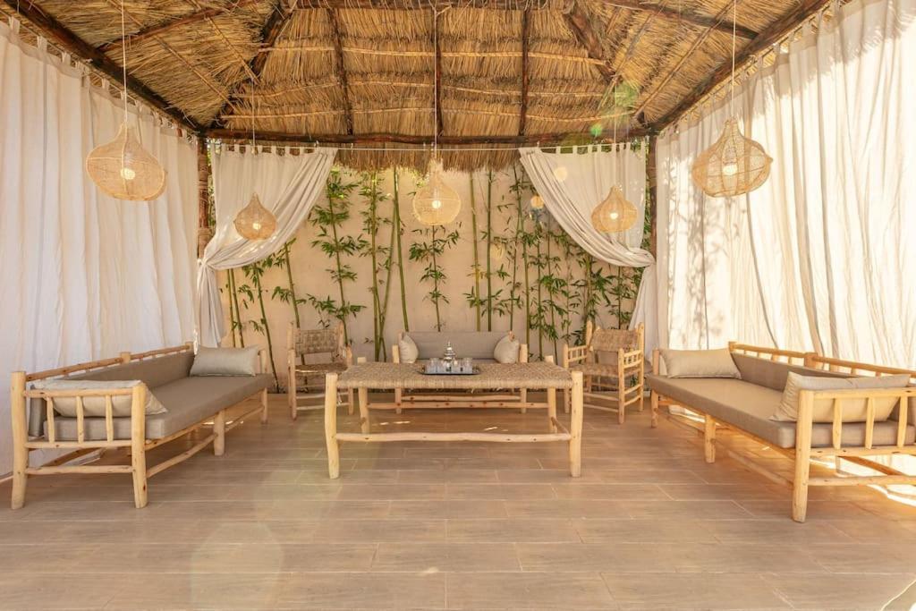 Villa Leila,Piscine , Grand Jardin, Jeux , Cuisiniere Marrakesh Eksteriør billede